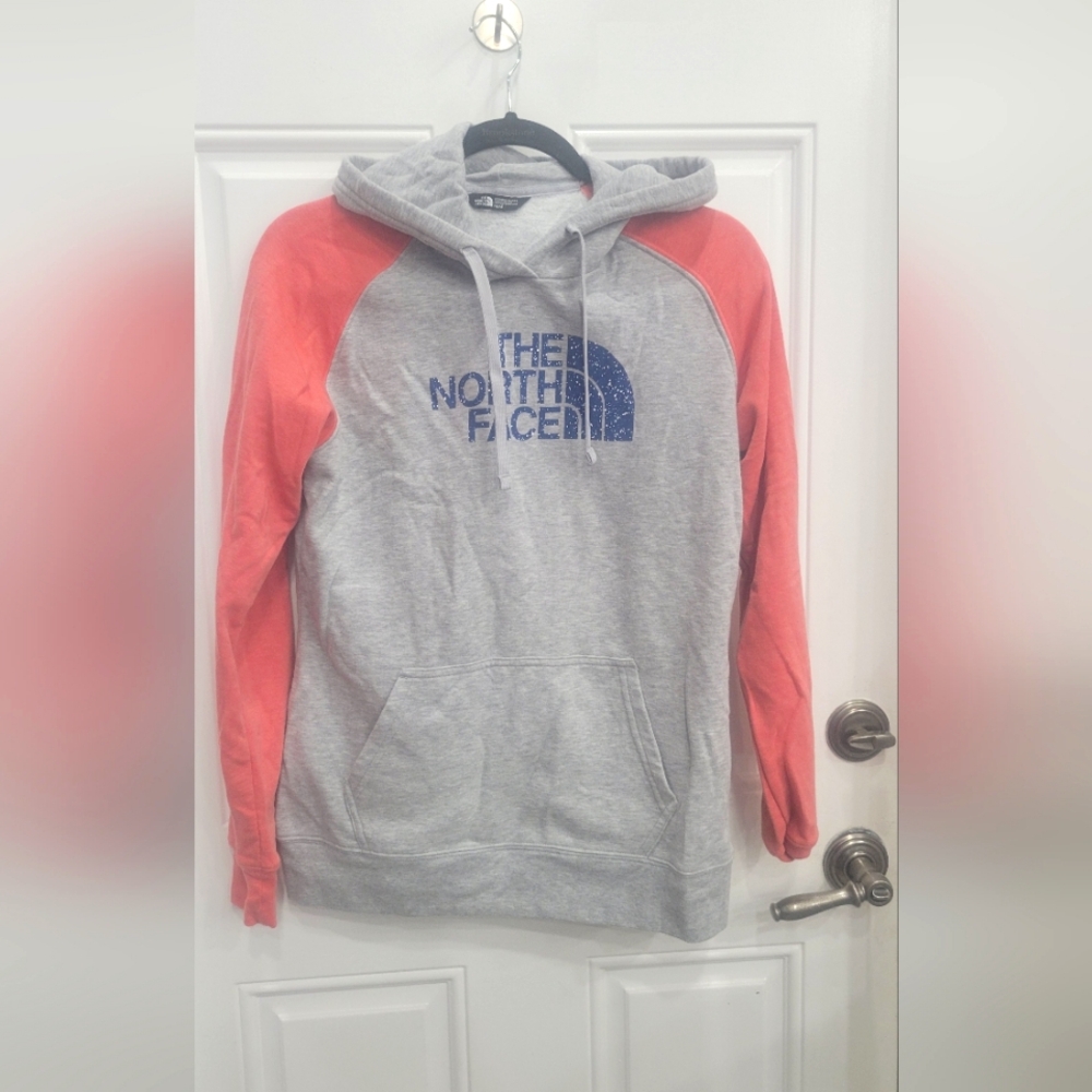 North Face hoodie. no stains, no rips med